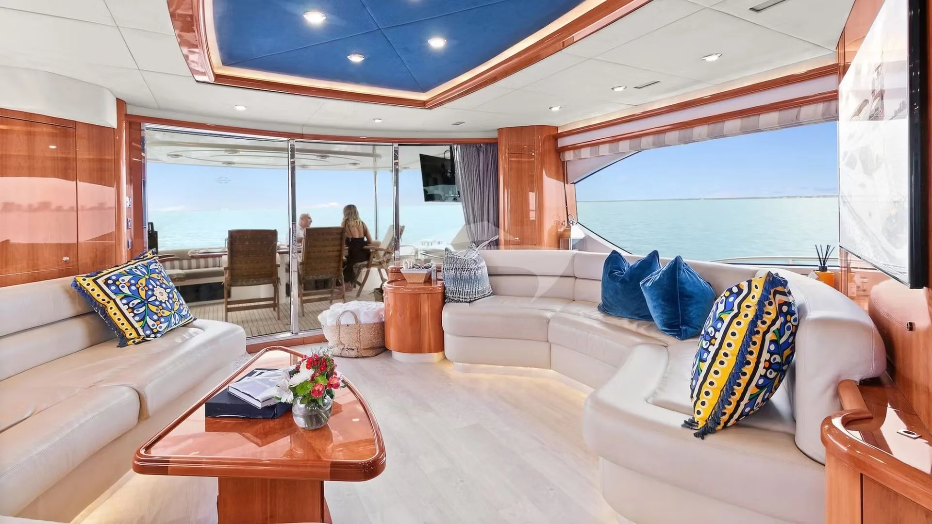90ft Sunseeker Acqua luxurious salon interior